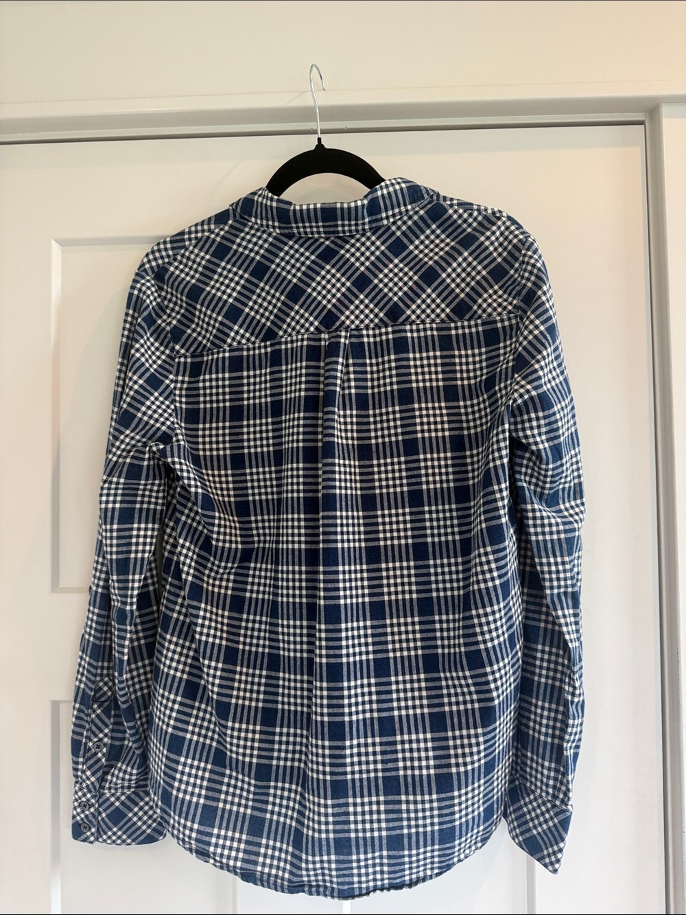 Soft Joie Wonen’s Navy and White Plaid Button-Down Shirt - Picture 5 of 7